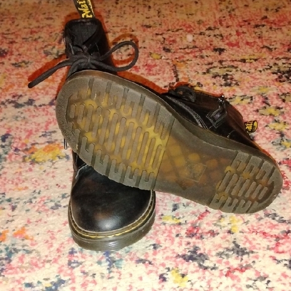 Dr. Martens Black Leather Lace-Up Ankle Boots With Zipper - Picture 5 of 8